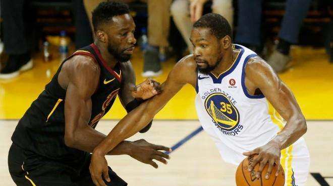 赛场上不断 赛场上不断