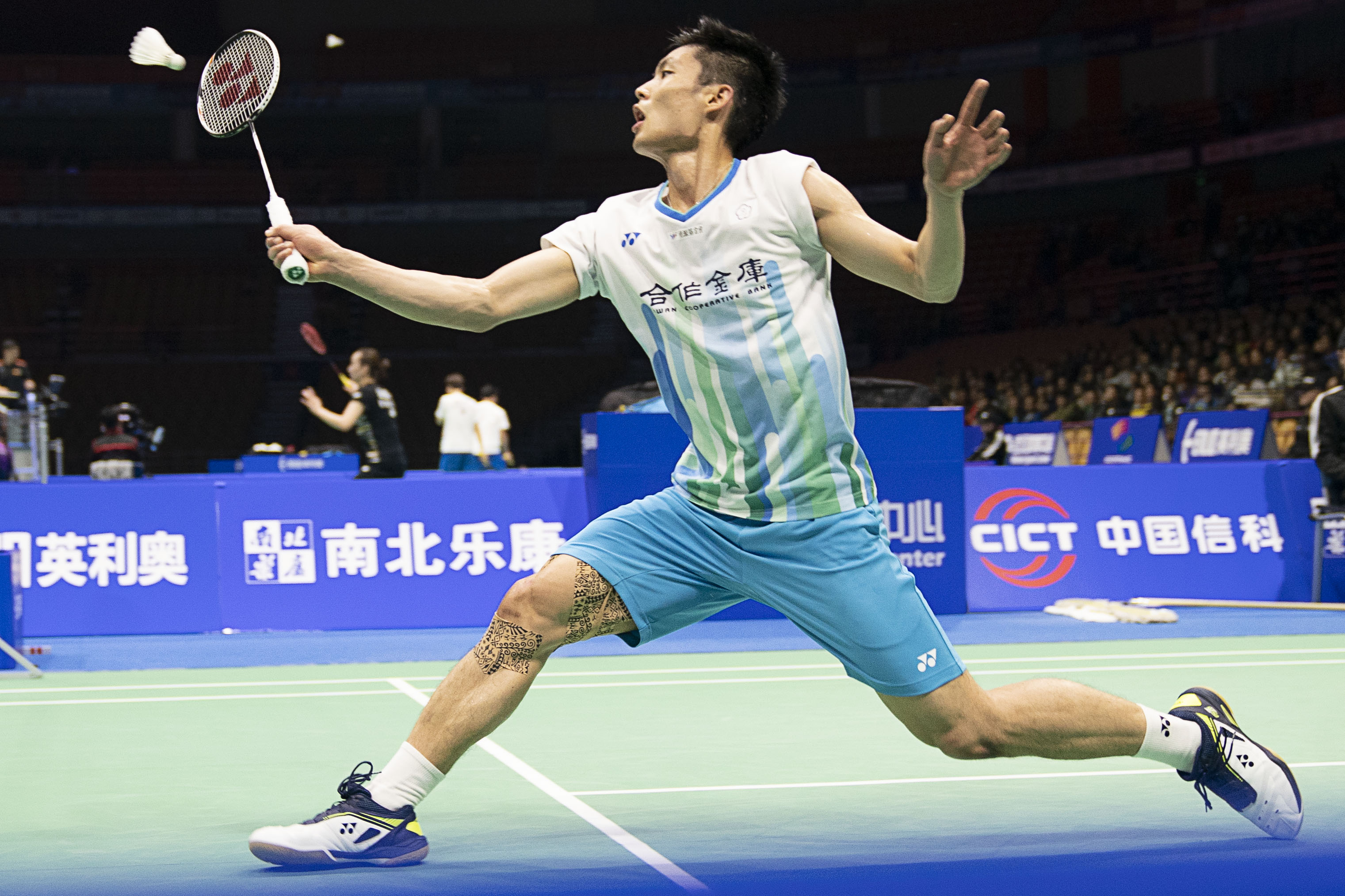 越一项锦标 越一项锦标